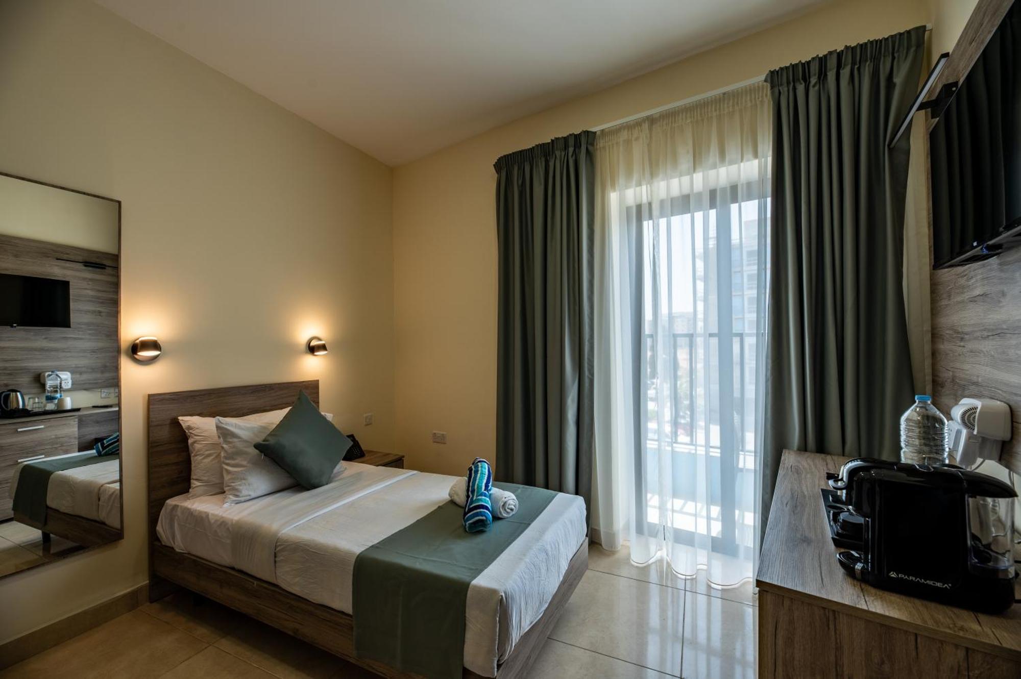 סיינט פול ביי Euroclub Hotel מראה חיצוני תמונה