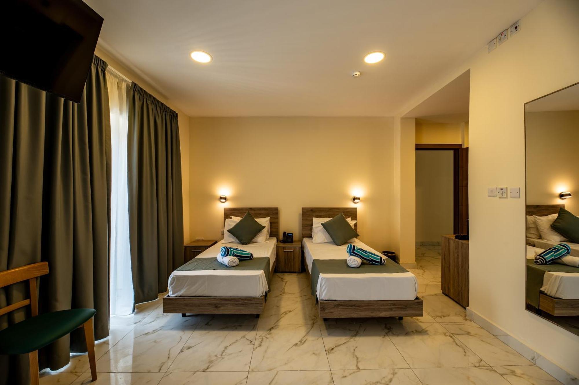 סיינט פול ביי Euroclub Hotel מראה חיצוני תמונה